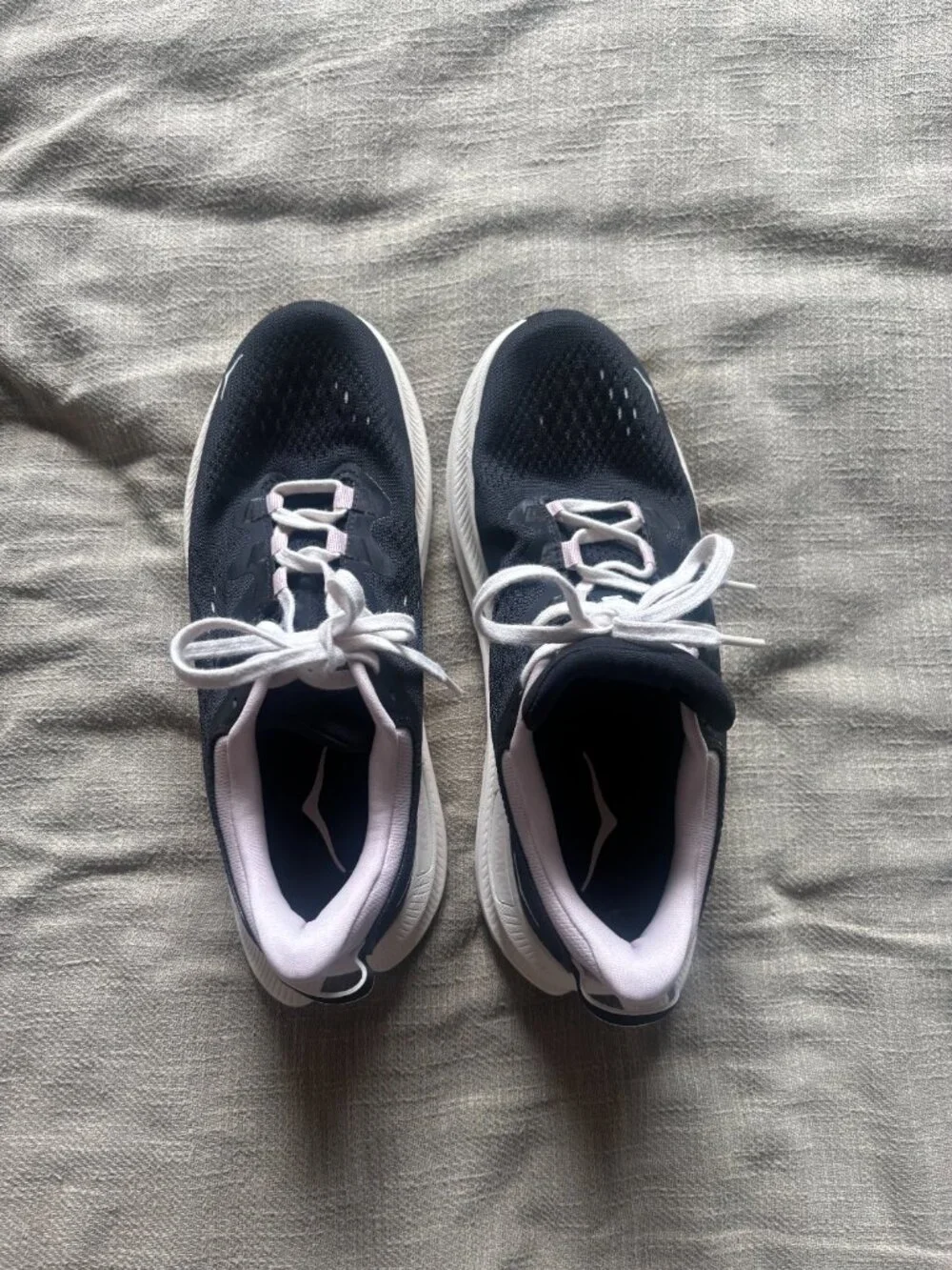 HOKA Kawana 2 Women’s 8.5 Black White Running Shoes